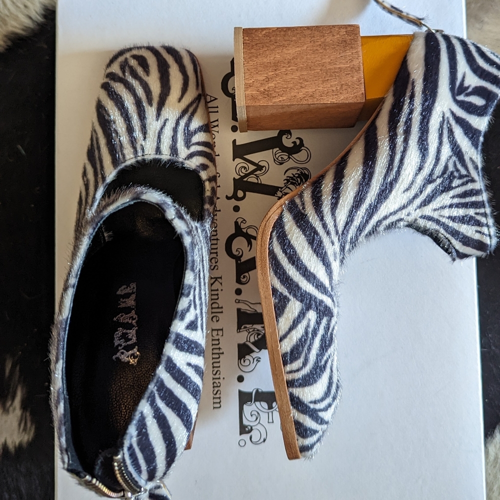 A.W.A.K.E MODE SHOES